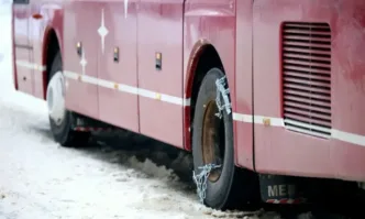 Пътниците са на топло няма бедстващи Автобус с 25 души