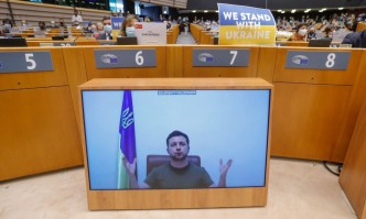 Зеленски пред ЕП: Украйна е блокирана, няма да ни сломят