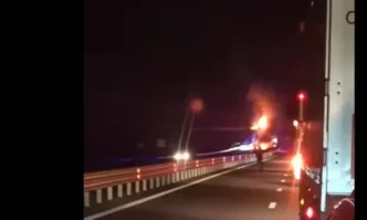 Овъглената кабина е паднала върху магистрала Тракия а ремаркето е