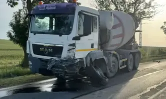 Един е загинал а друг е тежко ранен при катастрофа