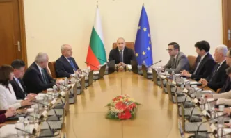 Маркет линкс: Доверието към Радев и кабинетът му се понижава