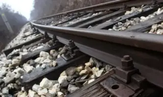 56 годишен служител на БДЖ е загинал след като е бил