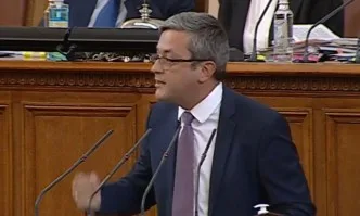 Втори ден скандали в НС, депутатите продължават да не знаят какво е одобрено, прекратиха заседанието (ВИДЕО)