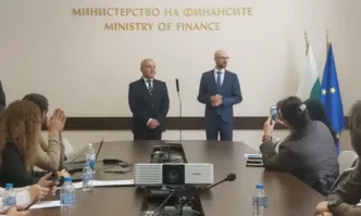 Клисурски предаде поста на Донев: Новият министър ще държи под контрол дефицита