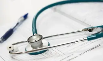 Епидемиолози предупреждават че в страната ни вече има десетина случая