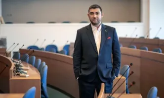 Карлос Контрера: Гробищата в София са кална джунгла, населена с тъмни субекти