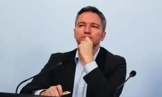 Скъпи фейсбук приятели бих искал да ви информирам че днес точно