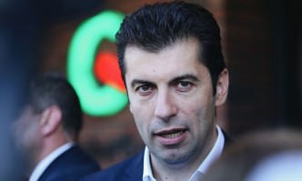 От Фейсбук профила на Соня КолтуклиеваКирил Петков призова президента Радев
