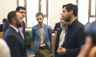 От Фейсбук профила на Антон Хекимян Когато си опозиция ледът