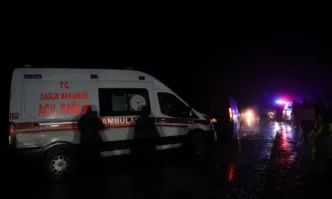 Осем души загинаха а 26 други бяха ранени при автобусна