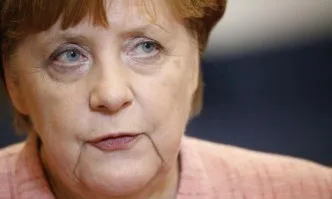 Рейтингът на консервативния блок на германския канцлер Ангела Меркел е в най-ниската си точка от 12 години