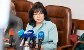 В едно съм сигурна Асен Василев ще влезе в учебниците