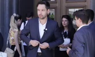 Борис Бонев недей да крадеш Коледа като не можеш да