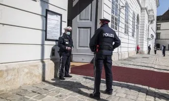 Австрийската полиция глобява на място за неспазване на мерките