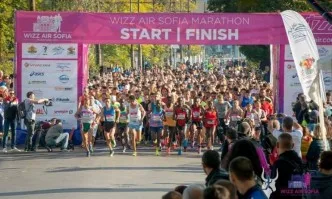София е маратон! Хиляди атлети се пуснаха в масовото бягане