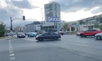 Левият завой от бул Александър Малинов към бул