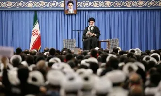 Иранският върховен лидер: Ударихме шамар на САЩ