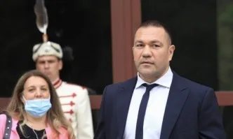 Боксьорът Кубрат Пулев прави партия Велика България