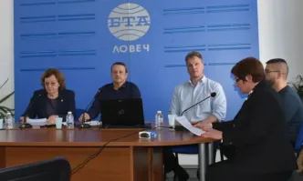 Подменено е уличното осветление на Ловеч и Дойренци да се