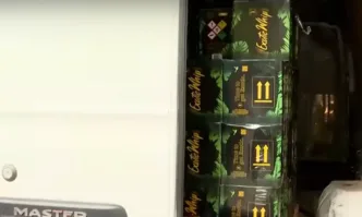 Над 450 флакона райски газ откри СДВР в бус в София