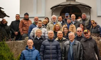 Кампанията на Възраждане започна с молебен за мир в България, проведен в Гложенския манастир