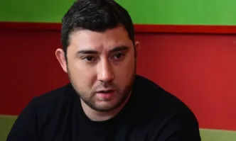 Едни подписват после се отричат от подписите си настава групова