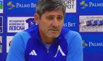 Вижте подробностиТреньорът на Левски Николай Костов разглежда различни варианти как