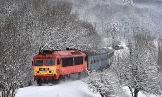 БДЖ осигурява над 28 000 допълнителни места във влаковете за Коледа и Нова година