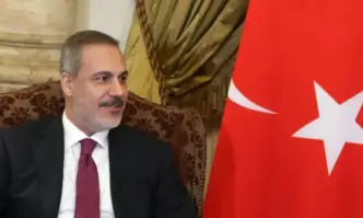 Министърът на външните работи Хакан Фидан обсъди смъртоносните взривове на