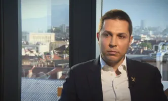 Мисля че имаше няколко фактора за падането на режима на