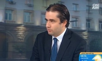 Следващите мерки са свързани с отпадането на някои удостоверения и