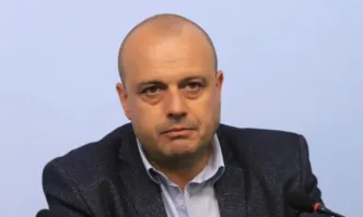 Христо Проданов пред Tribune: ПП да се уточнят, Асен Василев говори едно, а Кирил Петков друго