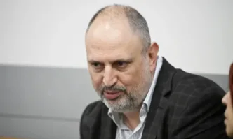 Уволненият след скандала с камерите в 138-о училище вече е зам.-директор в друго училище
