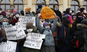 Русия експулсира трима дипломати заради участието им в протести в подкрепа на Навални