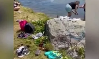 Румънски туристи се изкъпали в едно от Седемте Рилски езера, издирват ги