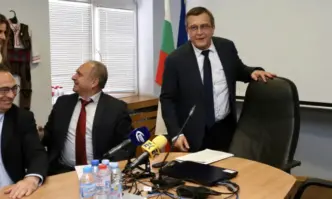 Парите за заплати в сектор Образование трябва да се увеличават