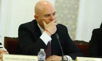Иван Гешев с поредно шоу в парламента: пак изнася лекция по право за депутати