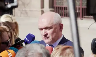 Първоначално предложеният за служебен външен министър Ивайло Ценов е бил