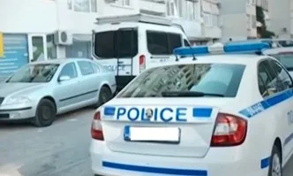 Продължават опитите за извеждане на мъжа, барикадирал се в дома си в София