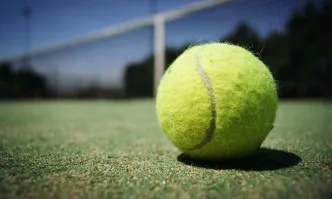 Масаж с топка за тенис