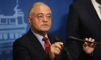 Борисов вместо да си зарови главата в пясъка изпреварващо иска