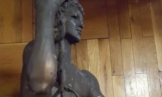 Оставиха в ареста крадеца на статуята на Аполон Медикус