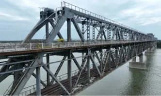 Служители на АПИ затварят Дунав мост 2