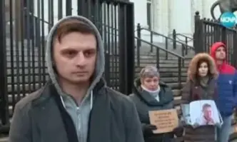 Ексдепутатът Велико Минков настоя пред Съдебната палата социалните да му