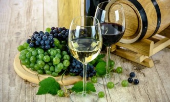 Близо 320 000 литра вина са изчезнали от данъчен склад в Хасковско