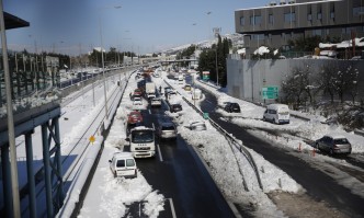 Снегът буквално парализира цялата страна Опозиционната лява гръцка партия СИРИЗА