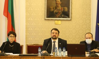 Председателят и заместник председателите на парламента ще могат да оглавяват постоянните