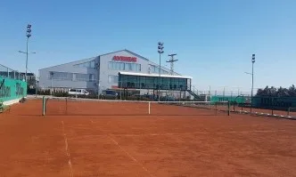 Лошото време обърка програмата на тенис турнир в Бургас