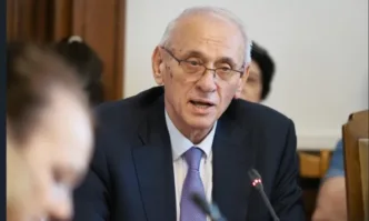 Министърът на здравеопазването доц д р Силви Кирилов дава брифинг във