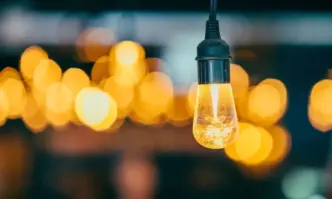 Цената на тока за бизнеса достига 1500 2000 лв за мегаватчас